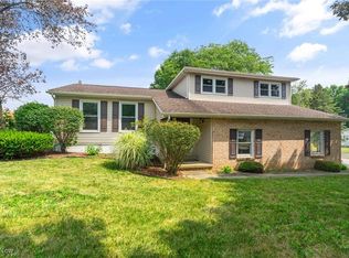 1334 Valley View Dr, Youngstown, OH