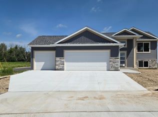 1801 12th Ave NE, Austin, MN 55912