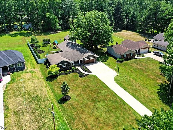 2nd image of 9272 Hillview Dr NE