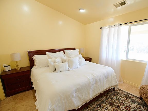 Bedroom 1 King Bed with walk-in closet//private bathroom