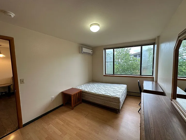 211 Linden Avenue — Photo 15