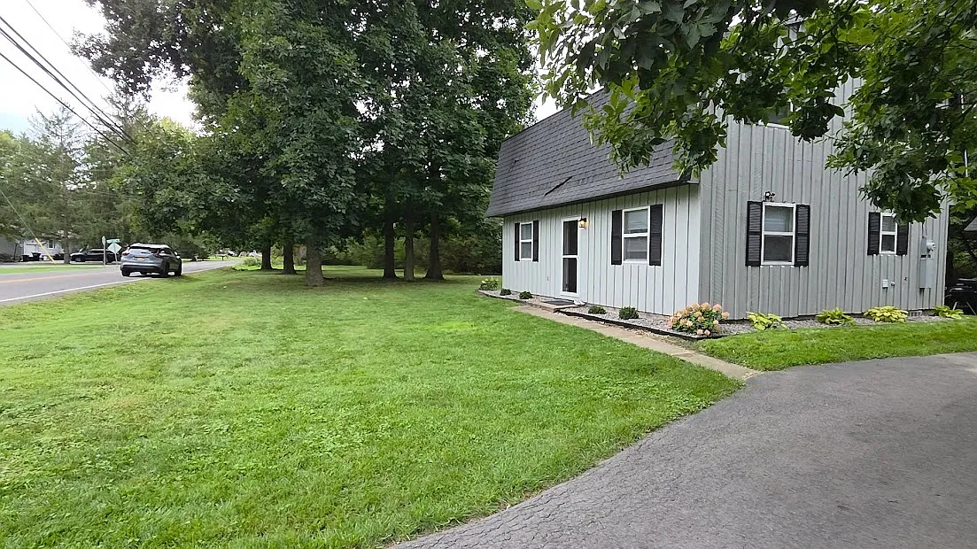 2 bed, 1.5 bath, 1400 sqft, $1,950 — Photo 4