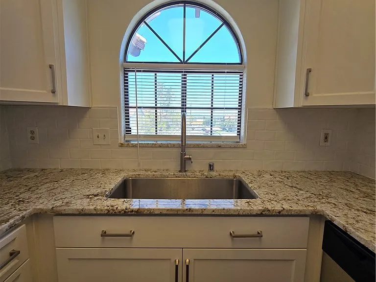 1421 Santa Margarita St #G — Photo 12