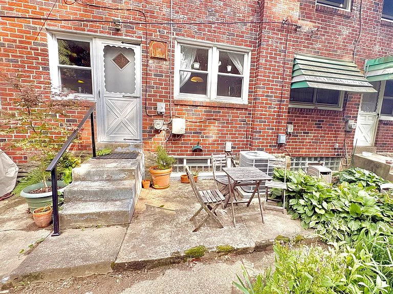 305 E Pleasant St — Photo 18