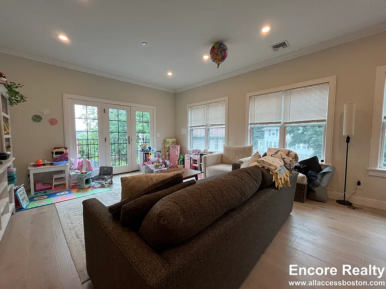 32 Cummins Hwy #4 — Photo 36
