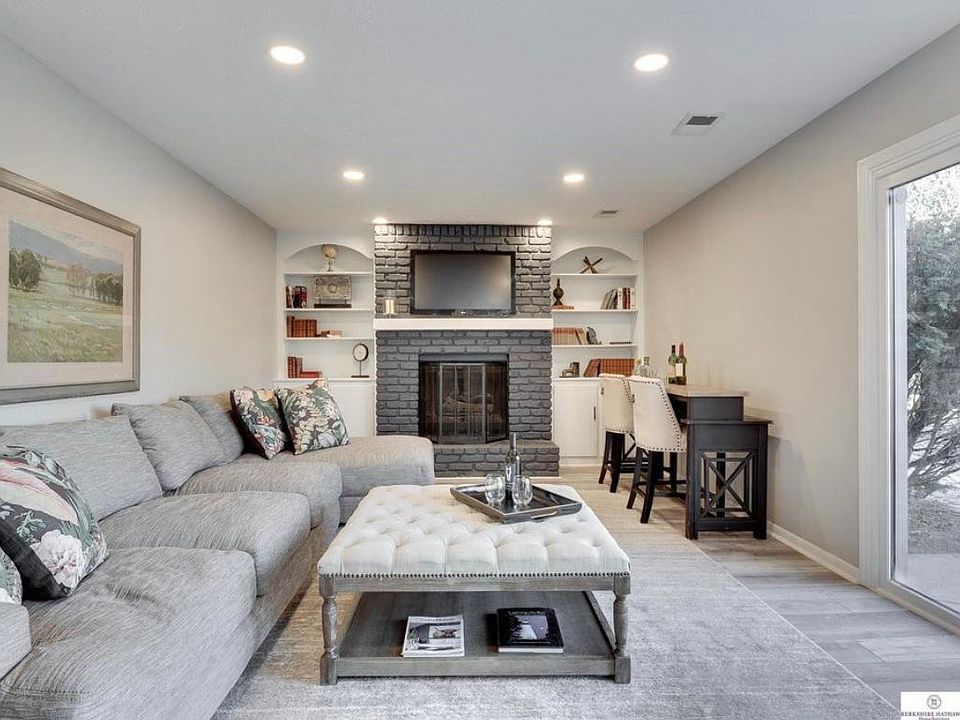 1st image of 15506 Jackson Cir