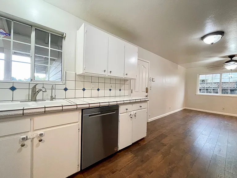 1378 Turlock Ln — Photo 24