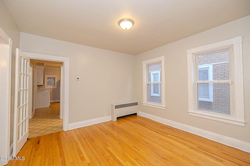 3rd image of 1712 Foster Avenue
