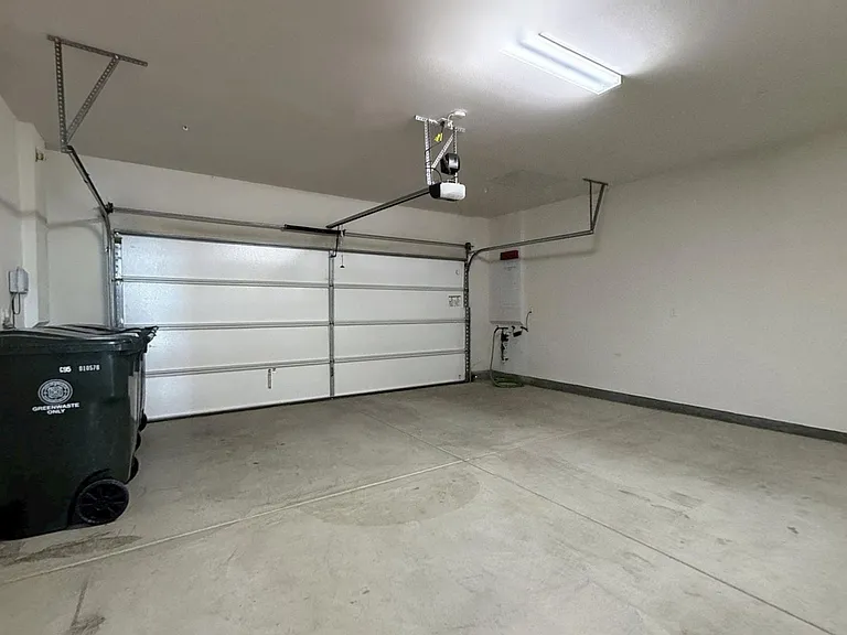 1685 Camellia Ln — Photo 26