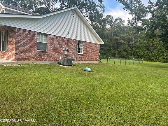 4th image of 34 Yellowbird Ln