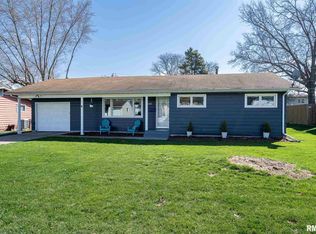 1511 Lakewood Dr, Bettendorf, IA 52722