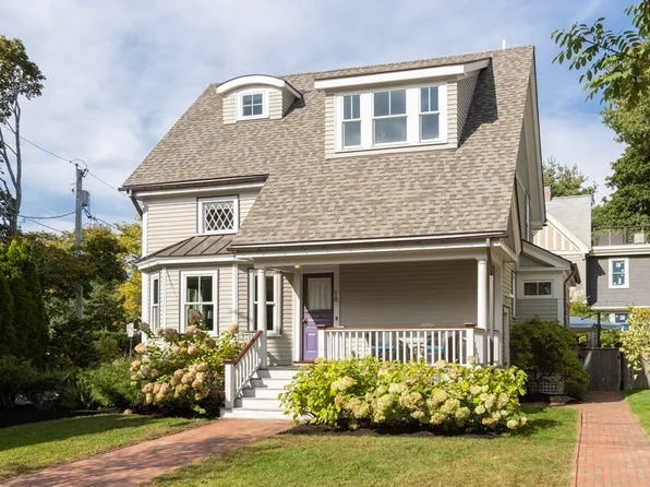 18 Meredith Ave, Newton, MA 02461