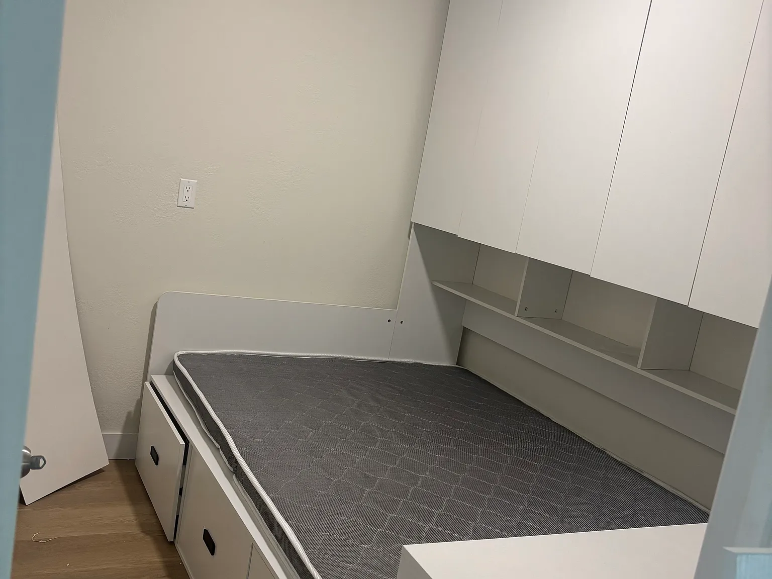 2 bed, 472 sqft, $2,000 — Photo 1