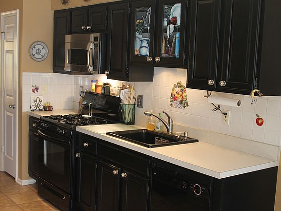5th image of 905 Gardenia Dr