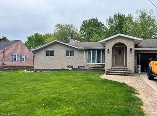 200 Meadowlane Rd, Seven Hills, OH 44131