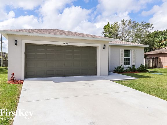 2nd image of 1098 SW Sarto Ln