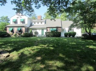 4 Edgebrook Rd, New Brunswick, NJ 08901