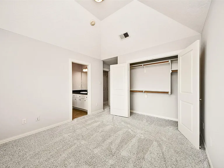 2046 Palm Forest Ln — Photo 35