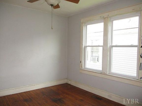 2nd image of 646 Wilton Ave