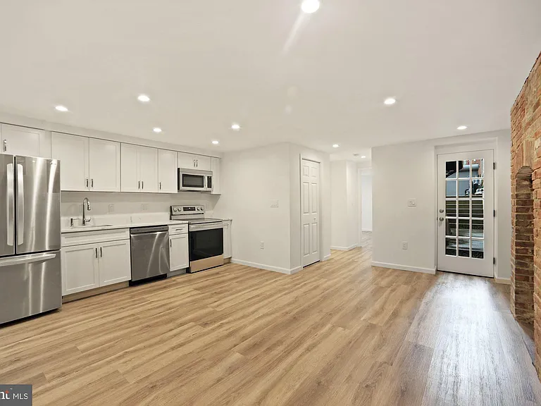 1215 S St NW #B — Photo 10