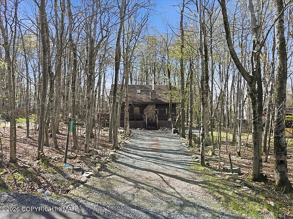 4th image of 3355 Woodland Dr