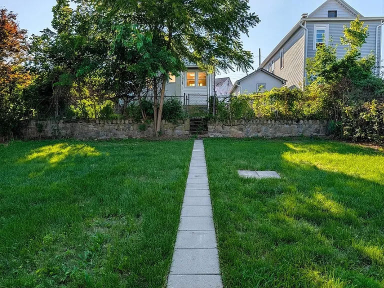 28 Hillside Ave — Photo 23