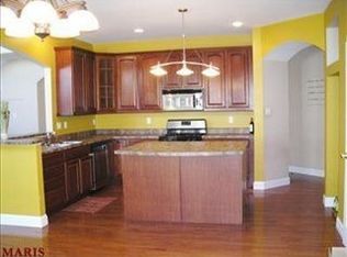 808 Aston Way Dr, O'Fallon, MO 63368