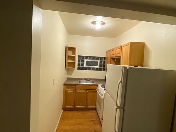 3rd image of 4731 Tod Ave APT 1B