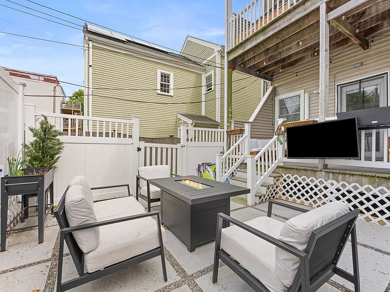 732 E 8th St #1 — Photo 9