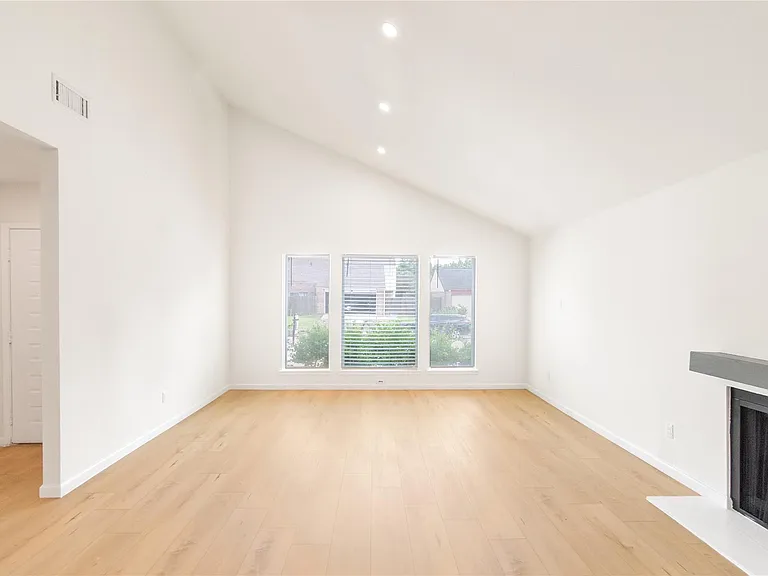 6423 Coachwood Dr — Photo 6