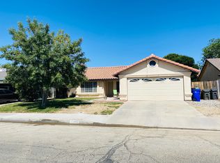 43902 27th St E, Lancaster, CA 93535
