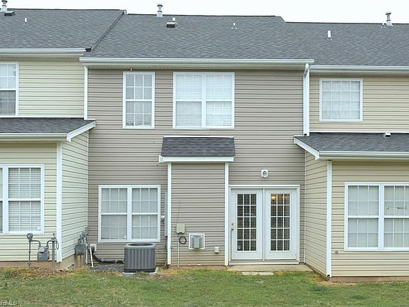 2nd image of 220 Heritage Creek Way
