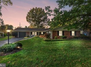 13213 Moss Ranch Ln, Fairfax, VA 22033