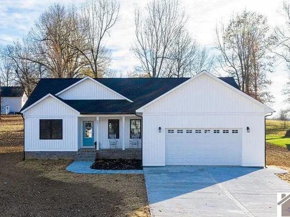 401 Royal Park Dr, Calvert City, KY 42029