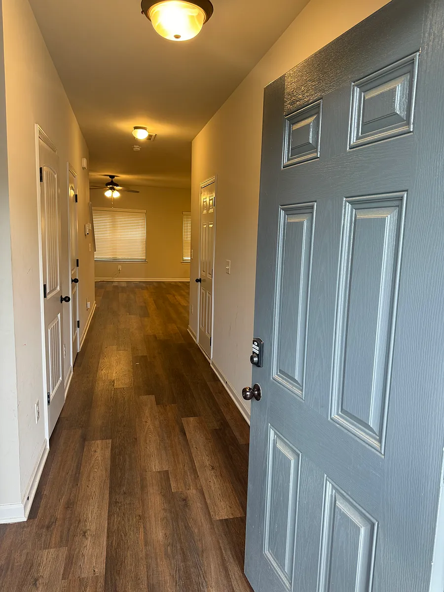 Entry - 3463 Shoal Oak Ct S