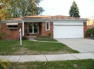 31326 Roycroft St, Livonia, MI 48154