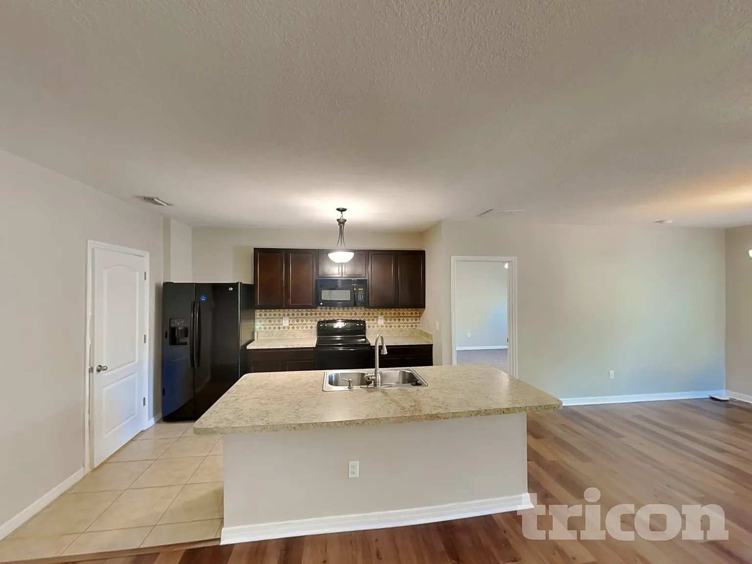 7027 57th Terrace E Palmetto FL — Photo 4