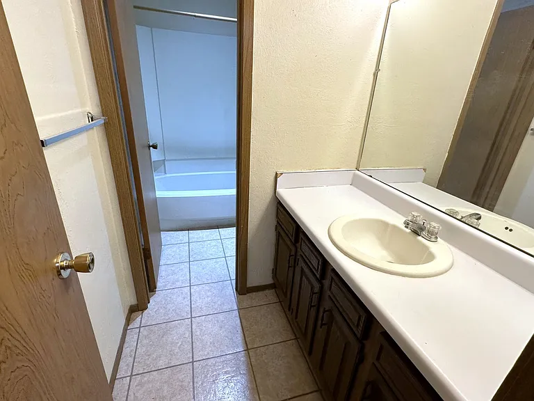 3720 Laurel St — Photo 8