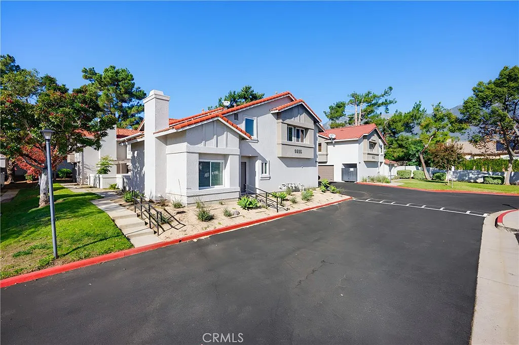 3 bed, 2.5 bath, 1244 sqft, $2,850 — Photo 3