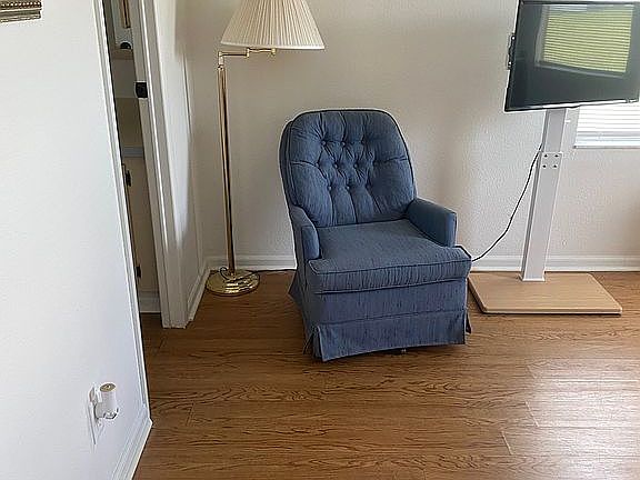 4th image of 41232 Whitmer Dr