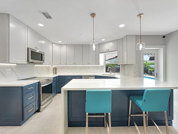 2nd image of 6505 NE 22nd Avenue