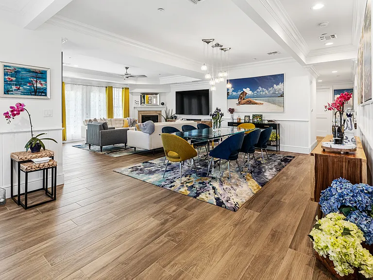42 Village Green Dr — Photo 2