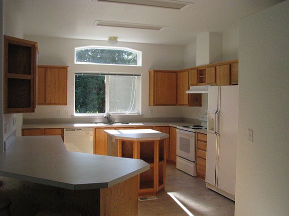 4th image of 8112 325th Pl NW