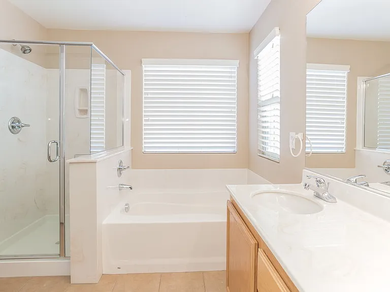 10731 Iona Island Ave — Photo 11