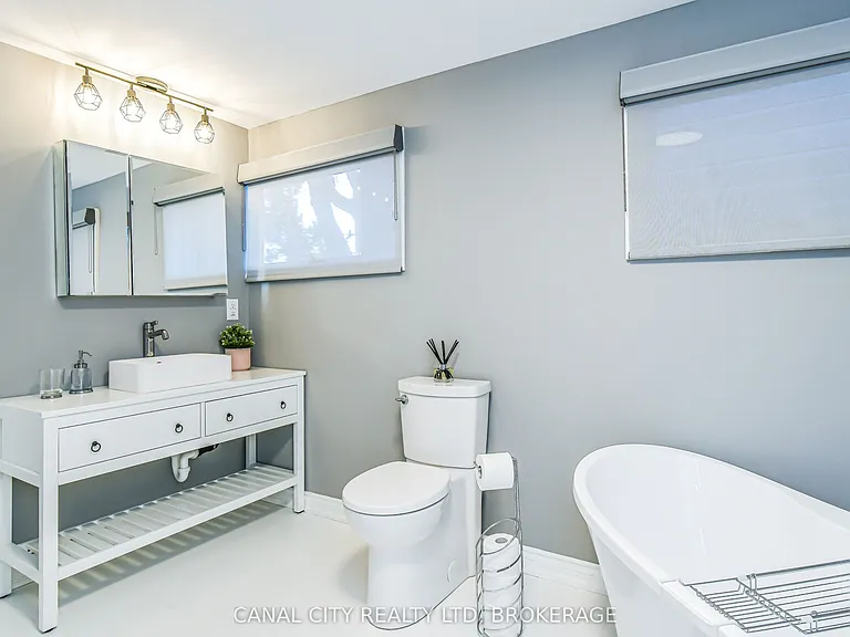 6 Colton Ave — Photo 24