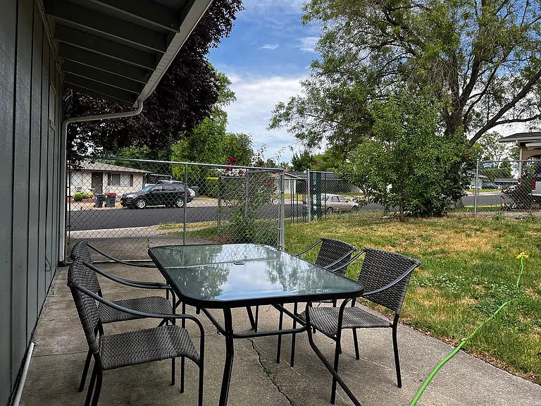 925 Olympic Ave — Photo 18