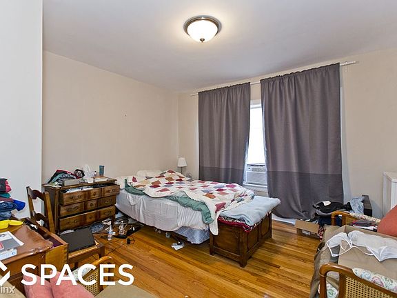 3rd image of 4816 N Oakley Ave APT 3