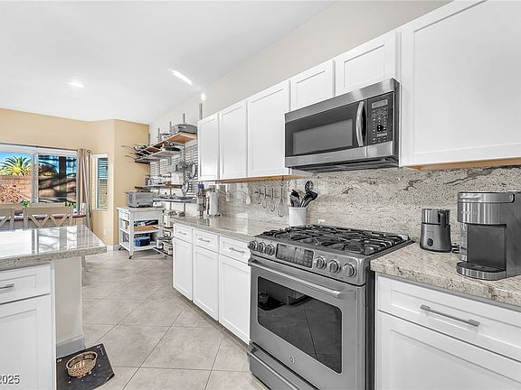 5th image of 5953 Buckwood Mote St