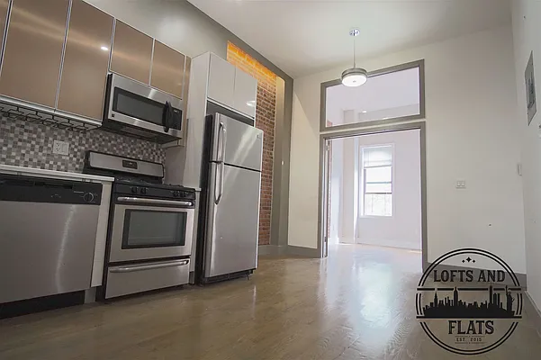 Rented by Lofts and Flats LLC | media 30