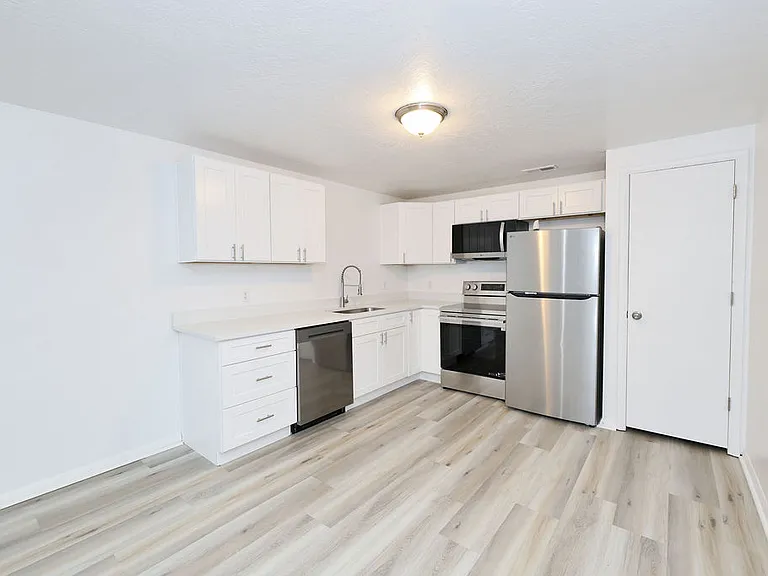 444 N Morton Dr — Photo 15